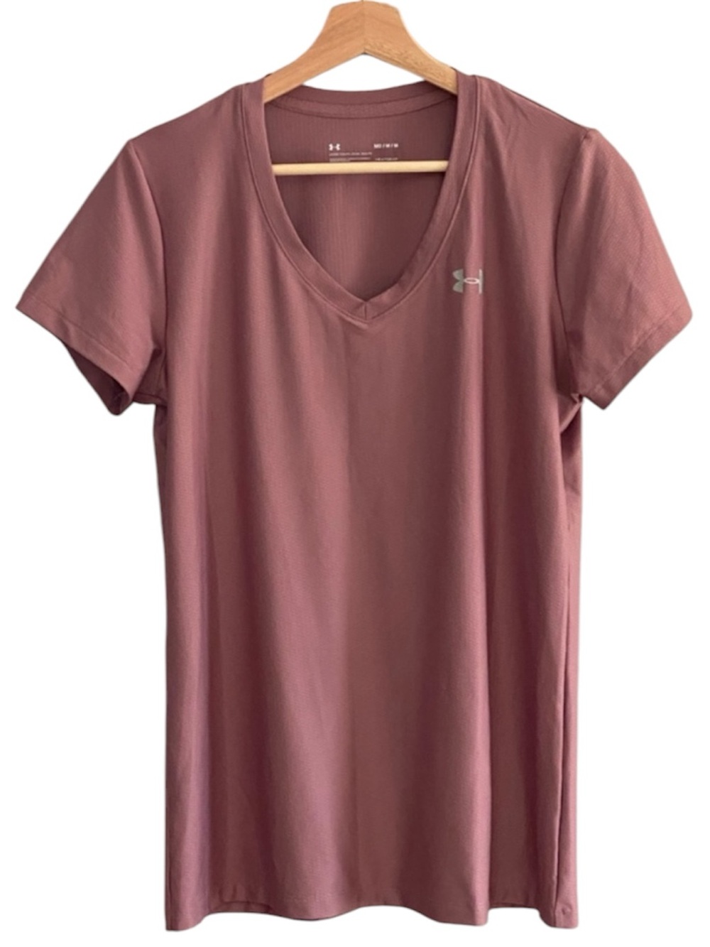 Under Armour Mauve Rose V-Neck Performance Tee | Size M | Like New